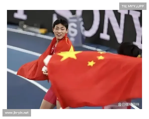 2018韶山红色国际马拉松赛鸣枪开跑,中国选手最后一米以0.03秒“绝杀”夺冠 2018韶山红色国际马拉松赛鸣枪开跑,中国选手最后一米以0.03秒“绝杀”夺冠