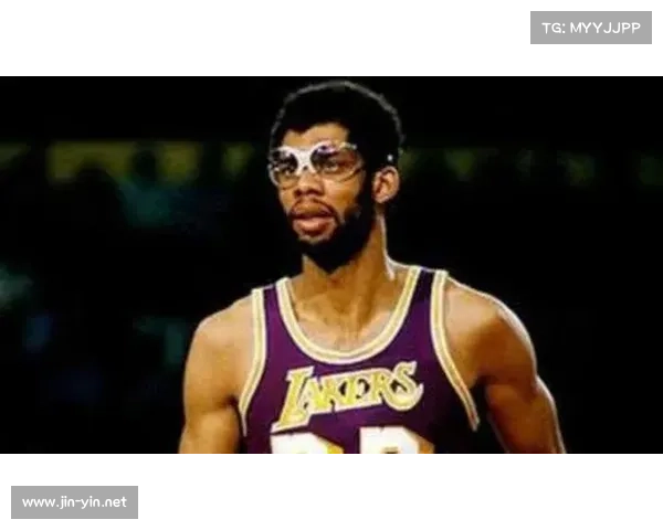 NBA史上最高,最矮,最重,最年轻的球员是谁?姚明奥尼尔未上榜 NBA史上最高,最矮,最重,最年轻的球员是谁?姚明奥尼尔未上榜
